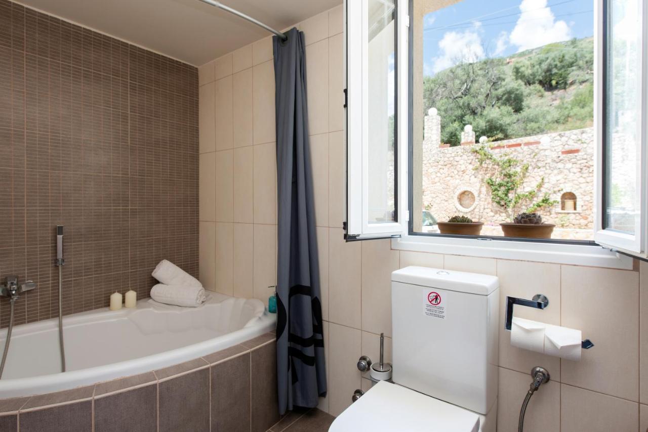 Terra Rossa By Konnect, Views To Ionian Sea Spartylas Exterior foto